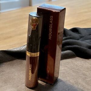 HOURGLASS Lip Treatment Oil No. 28 Nocturnal